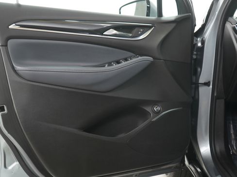 Used 2023 Buick Enclave Essence image 20