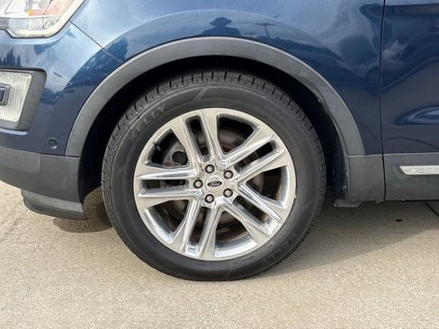 Used 2017 Ford Explorer Limited w/ Equipment Group 301A image 10