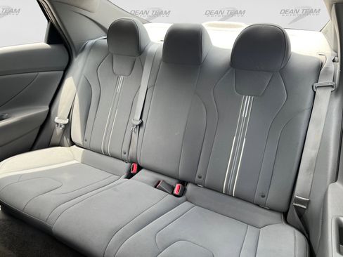 Used 2023 Hyundai Elantra SEL FWD image 13