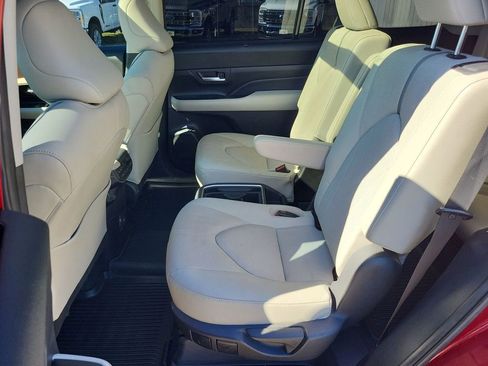Used 2024 Toyota Grand Highlander Platinum image 24