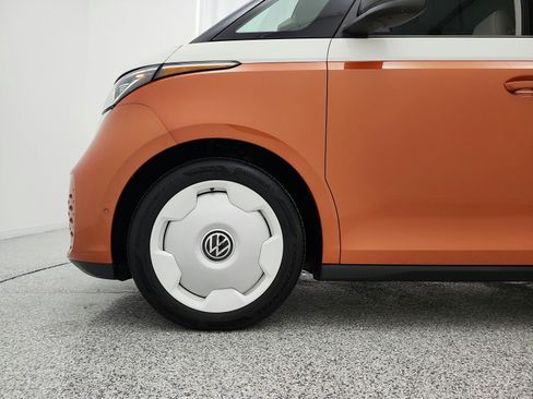 Used 2025 Volkswagen ID. Buzz 1st Edition AWD/4WD image 17