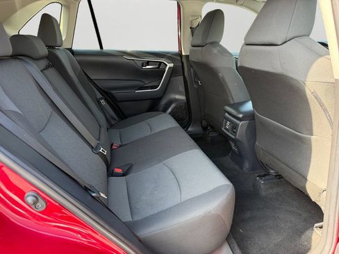 Used 2025 Toyota RAV4 XLE FWD image 9