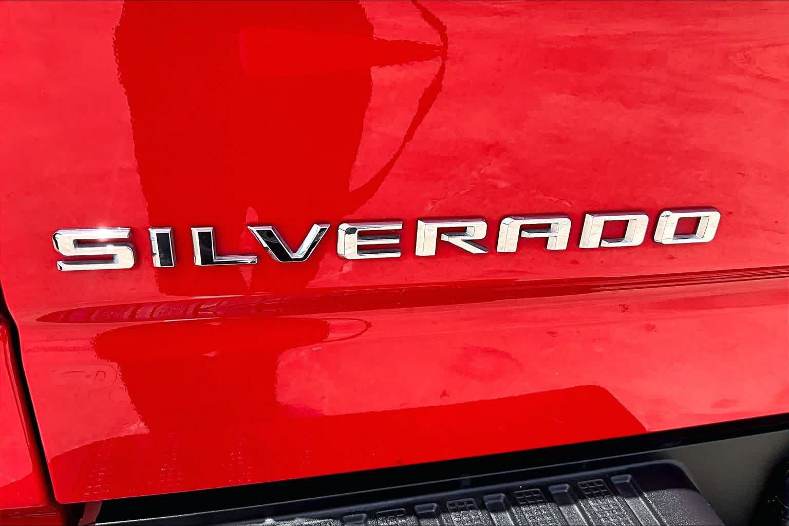 Used 2024 Chevrolet Silverado 1500 Custom AWD/4WD image 31