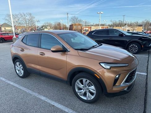Used 2024 Buick Encore GX Preferred image 2