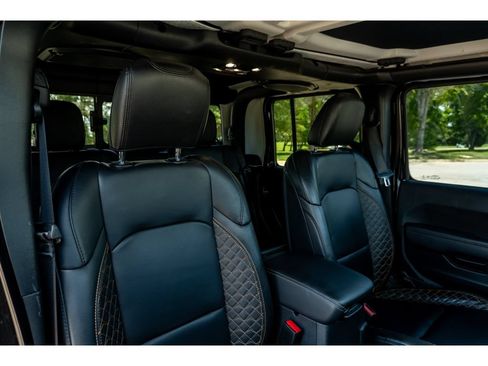 Used 2022 Jeep Gladiator Overland AWD/4WD image 17