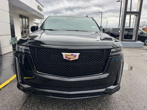 Certified 2023 Cadillac Escalade ESV Sport Platinum image 8