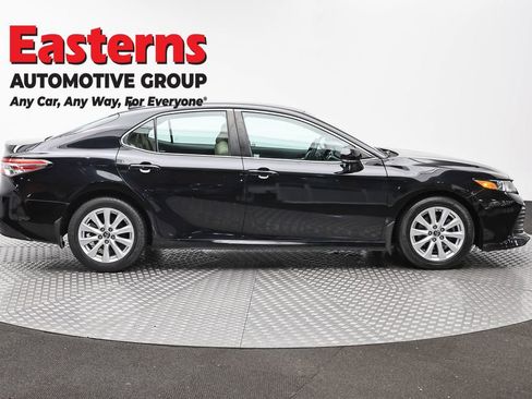 Used 2019 Toyota Camry LE w/ Convenience Package FWD image 4