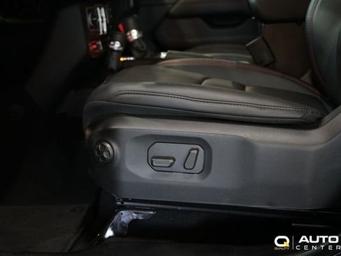 Used 2026 Jeep Wrangler Unlimited Rubicon AWD/4WD image 16