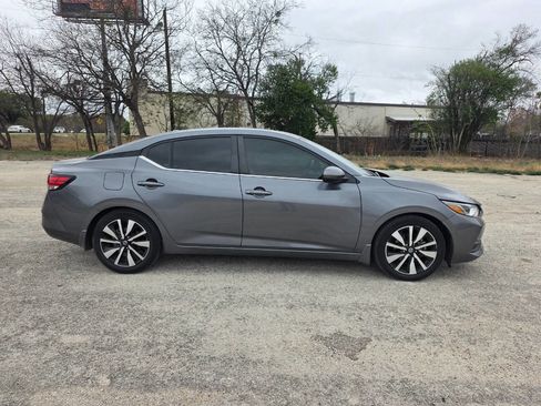 Used 2022 Nissan Sentra SV w/ SV Premium Package image 3