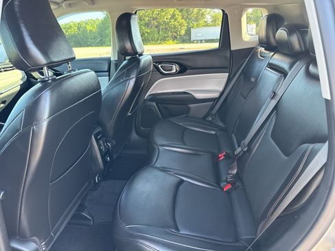 Used 2022 Jeep Compass Limited AWD/4WD image 10