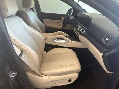 Used 2025 Mercedes-Benz GLE 450 4MATIC Coupe image 13