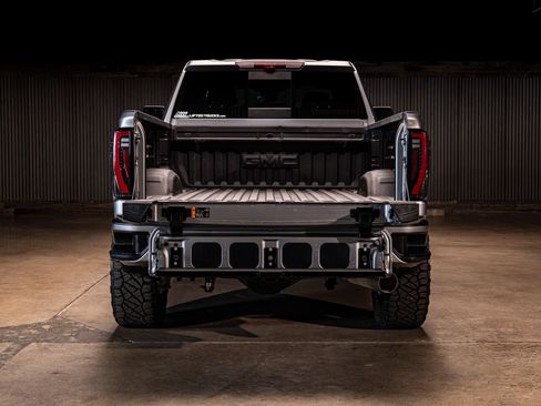 Used 2026 GMC Sierra 3500 AT4 w/ AT4 Premium Plus Package AWD/4WD image 9