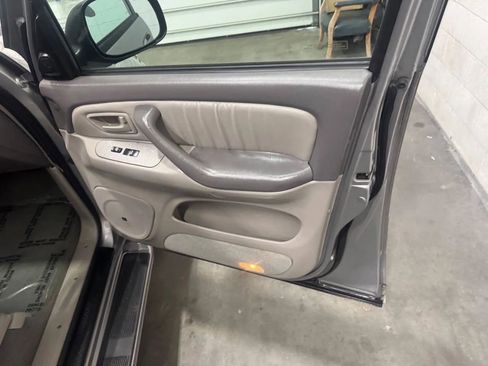 Used 2003 Toyota Sequoia Limited image 35