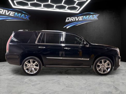 Used 2015 Cadillac Escalade Premium AWD/4WD image 4