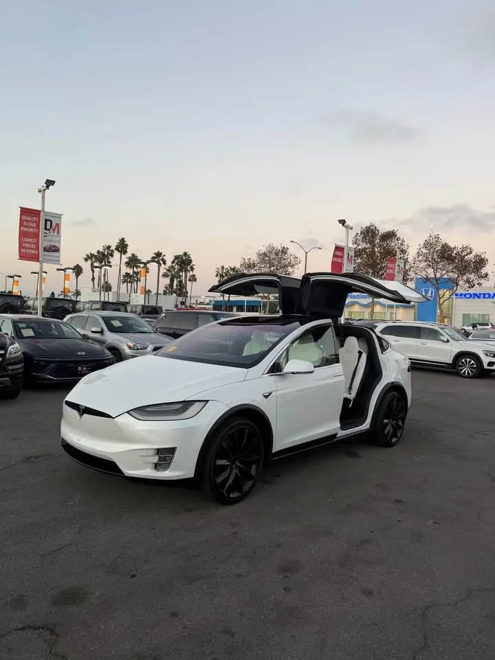 Used 2019 Tesla Model X 75D AWD/4WD image 3