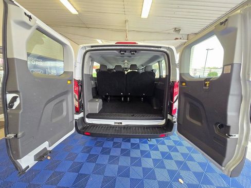 Used 2023 Ford Transit 350 XLT image 7