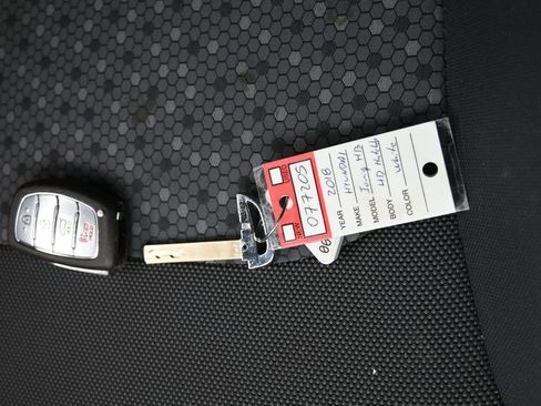 Used 2018 Hyundai Ioniq Blue image 3