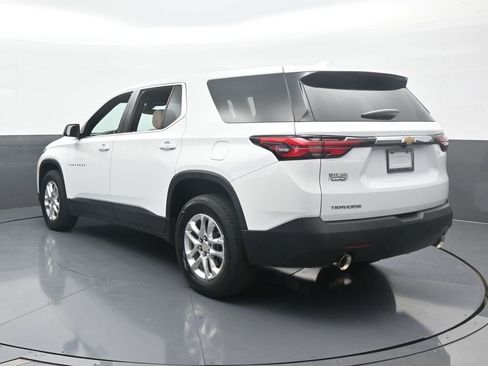 Used 2022 Chevrolet Traverse LS image 4