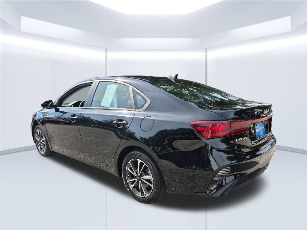 Used 2023 Kia Forte LXS FWD image 3