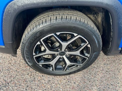 Used 2025 Jeep Compass Limited image 30