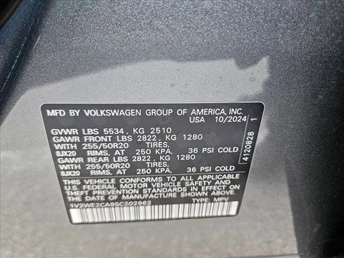 Used 2025 Volkswagen Atlas Cross Sport SE image 23