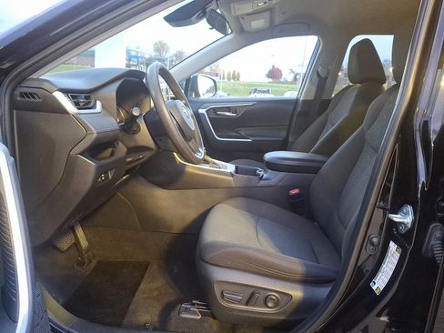 Used 2023 Toyota RAV4 XLE image 13