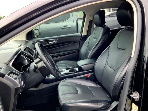 Used 2017 Ford Edge Titanium w/ Equipment Group 302A image 7