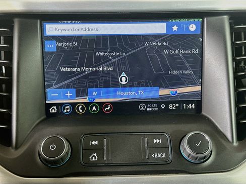 Used 2023 GMC Acadia SLT FWD image 22