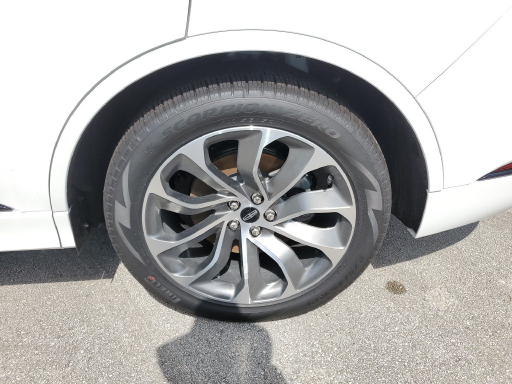 New 2026 Lincoln Aviator 2WD image 8