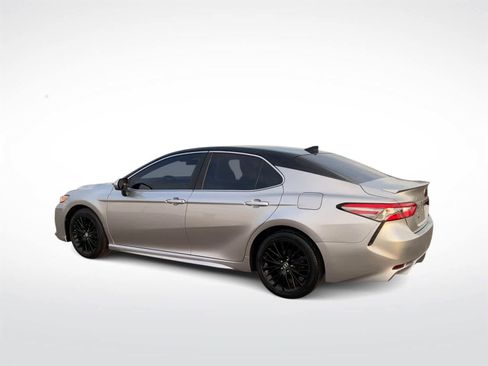 Used 2019 Toyota Camry SE image 6