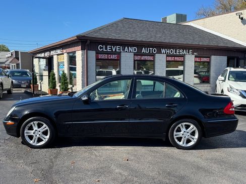 Used 2006 Mercedes-Benz E 350 4MATIC Sedan w/ Sunroof Pkg image 2
