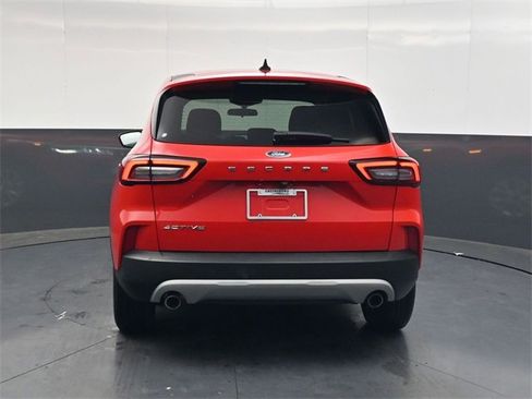 Used 2024 Ford Escape Active w/ Cold Weather Package image 5