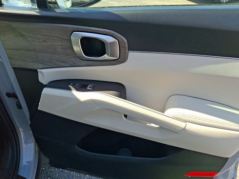 Used 2022 Kia Sorento S w/ Panoramic Sunroof Package image 10