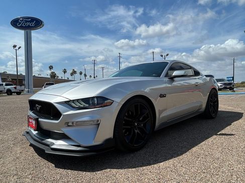 Used 2018 Ford Mustang GT Premium RWD image 3