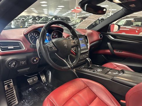 Used 2018 Maserati Ghibli S GranSport image 15