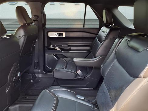 Used 2022 Ford Explorer ST w/ Equipment Group 401A image 8