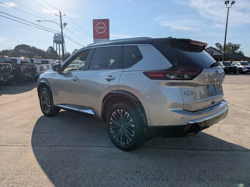 Used 2025 Nissan Rogue Platinum w/ Platinum Premium Package FWD image 6