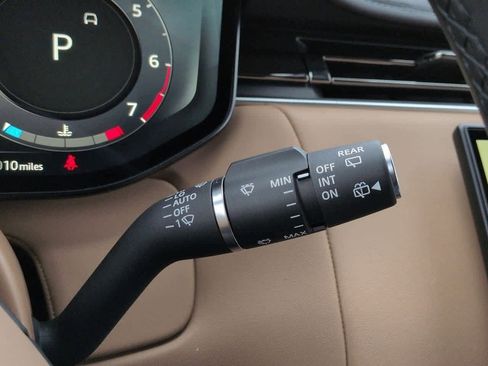 New 2026 Land Rover Range Rover Long Wheelbase SE image 24