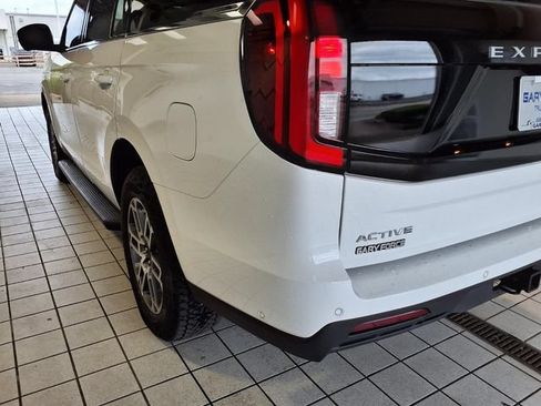 Used 2025 Ford Expedition Active AWD/4WD image 24