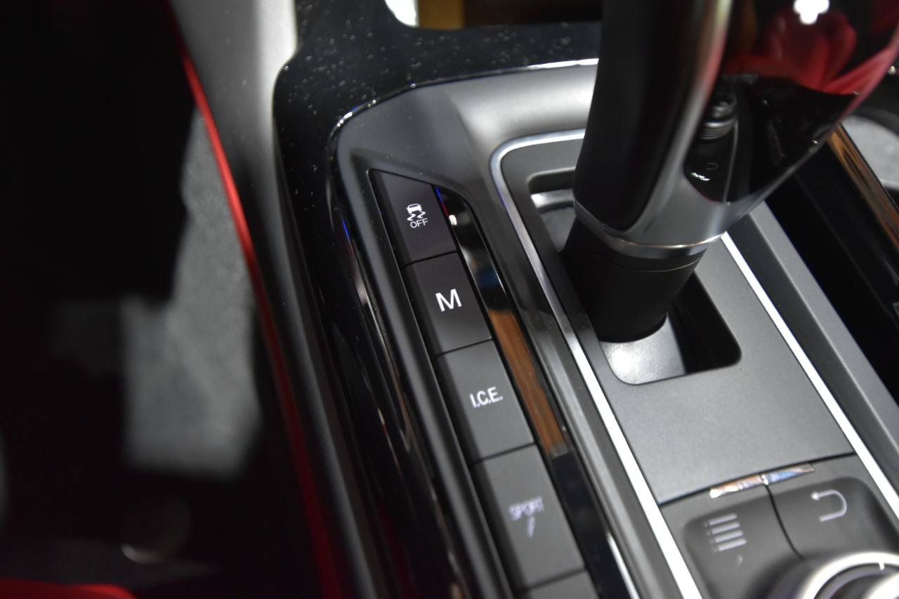 Used 2018 Maserati Levante AWD/4WD image 36