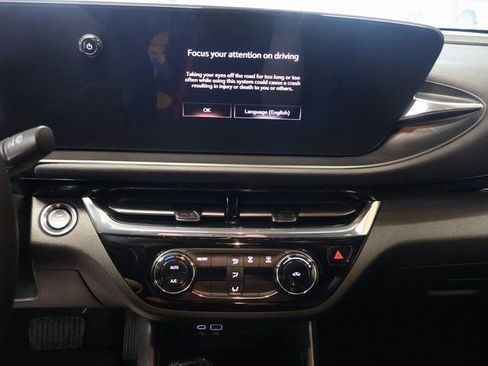 Used 2025 Buick Envista Sport Touring FWD image 21