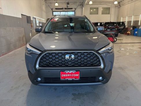 Used 2022 Toyota Corolla Cross XLE image 7