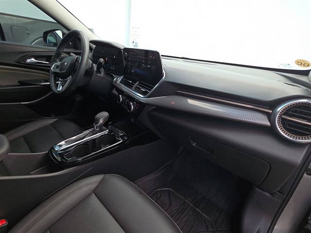Used 2025 Chevrolet Trax ACTIV w/ Driver Confidence Package FWD image 10