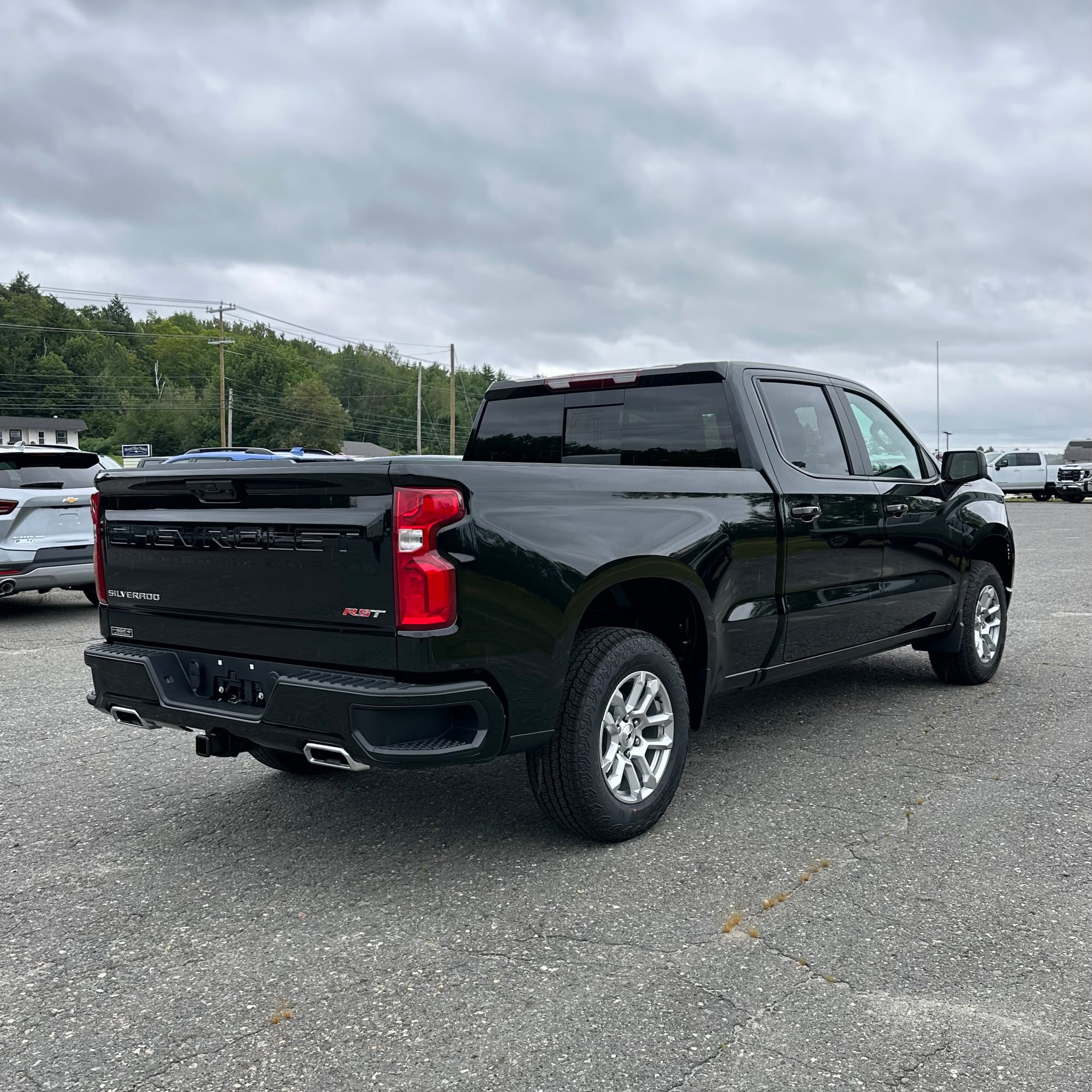 New 2026 Chevrolet Silverado 1500 RST w/ Z71 Off-Road Package AWD/4WD image 3