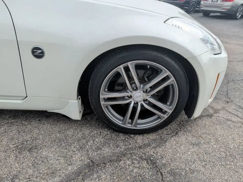Used 2007 Nissan 350Z Touring RWD image 13