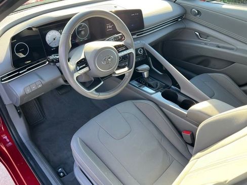 Certified 2023 Hyundai Elantra SEL w/ Convenience Package image 17