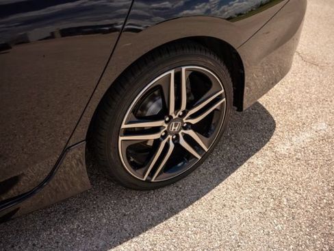 Used 2017 Honda Accord Sport Special Edition image 11