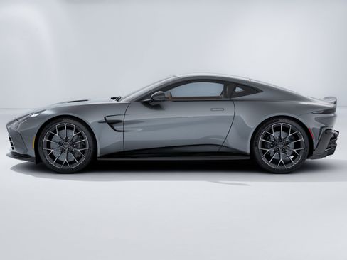 New 2026 Aston Martin V8 Vantage S image 4