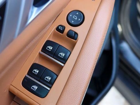 Used 2019 BMW X5 xDrive50i w/ M Sport Package image 14