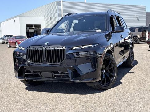 Used 2023 BMW X7 xDrive40i w/ M Sport Package AWD/4WD image 3